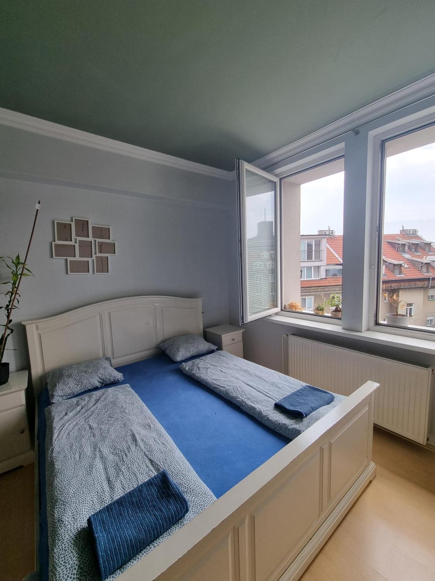 Big 4 Room Huge Apartment Bratislava Exterior photo