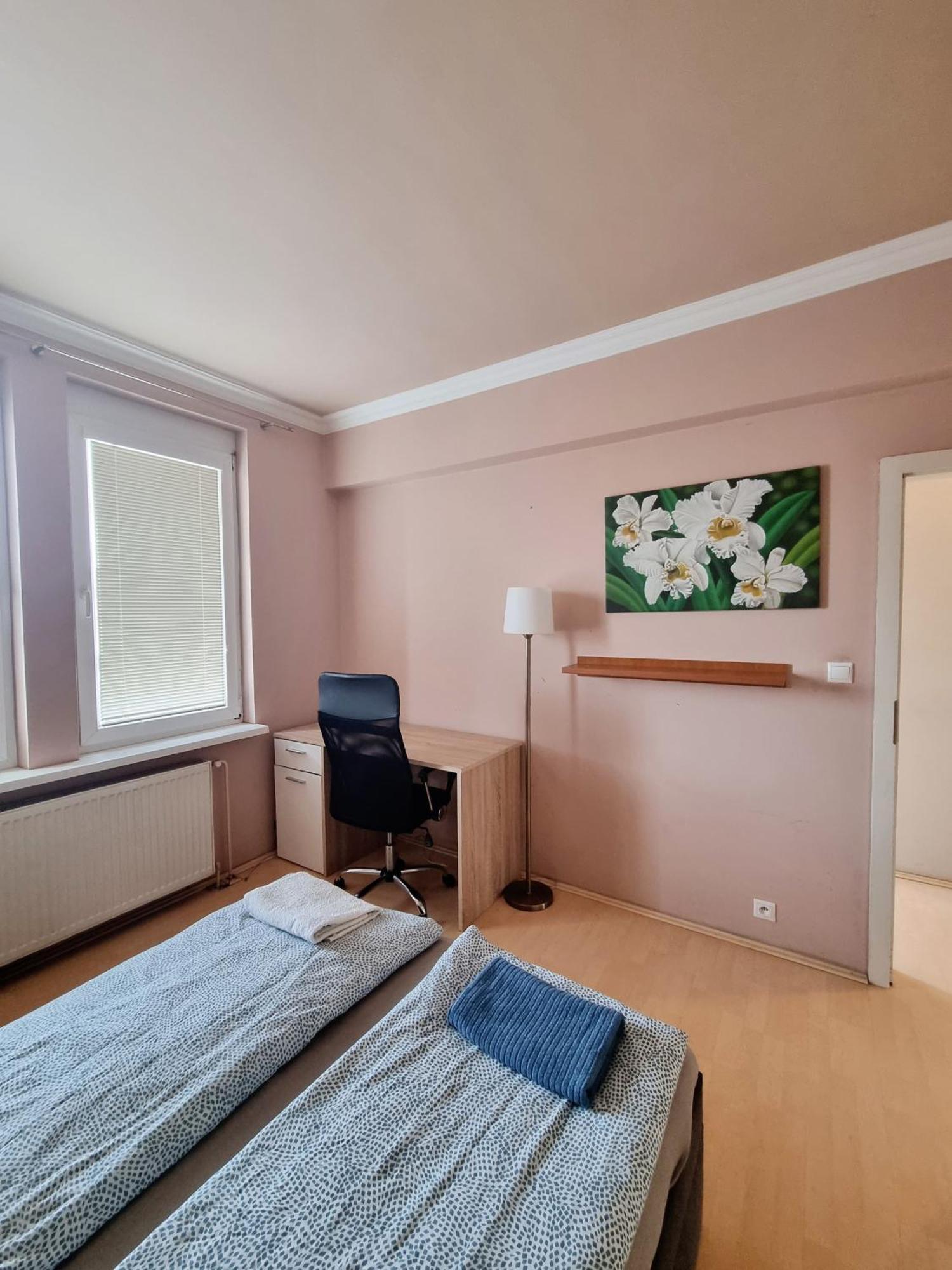 Big 4 Room Huge Apartment Bratislava Exterior photo